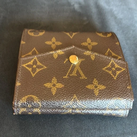 Louis Vuitton Monogram Vintage Wallet - Picture 15 of 16